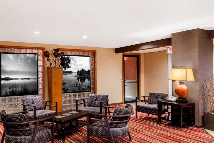 Super 8 by Wyndham Brookings