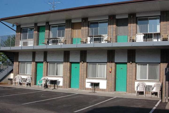Hotel 4 of 6
