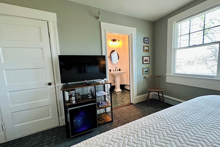 Room 43 of 167