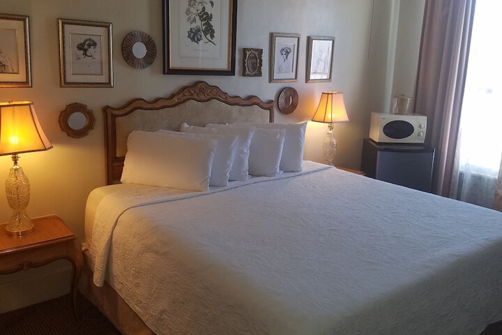 Room 6 of 7