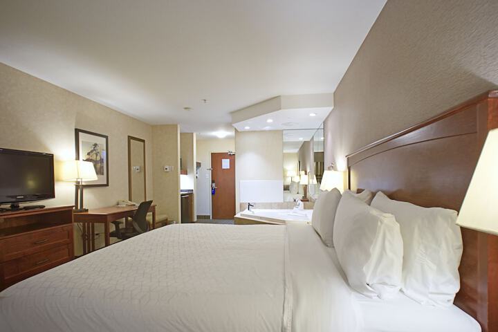 Room 25 of 58