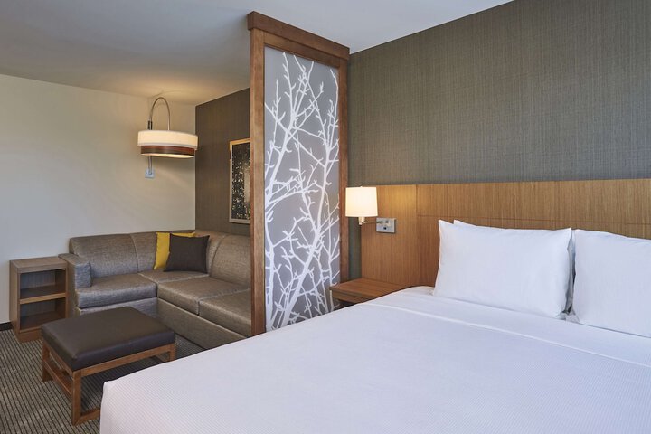 Room 21 of 40
