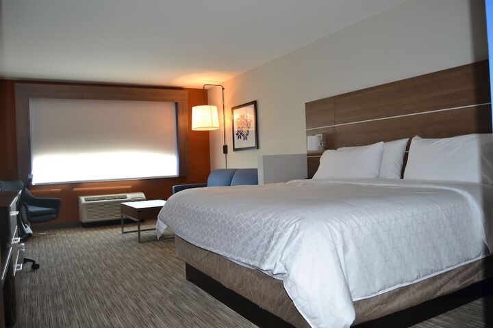 Room 12 of 42