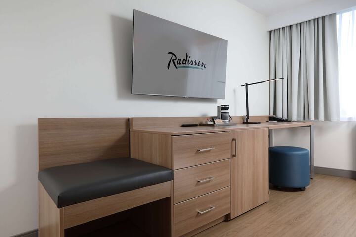 Room 11 of 52