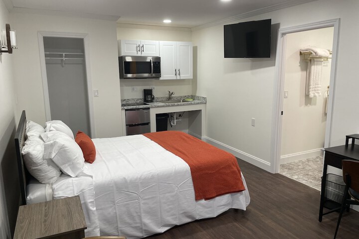 Room 40 of 103