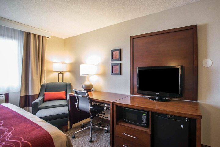 Quality Inn & Suites Boonville - Columbia