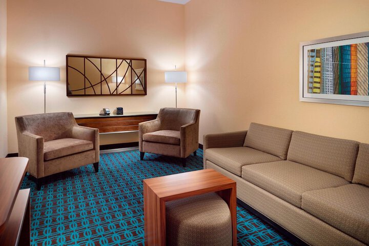 Room 10 of 19