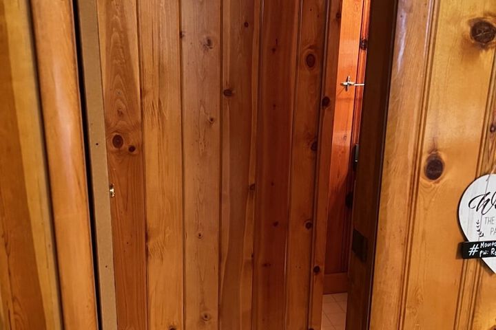 Room 176 of 236