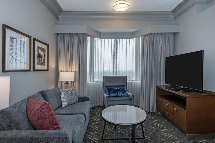 DoubleTree by Hilton Hotel West Edmonton