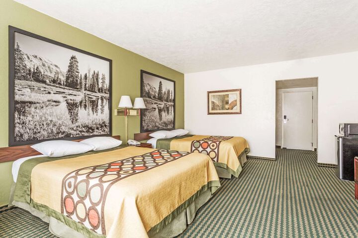Room 18 of 21