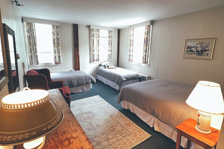 Room 17 of 32