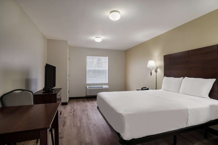 Room 42 of 61