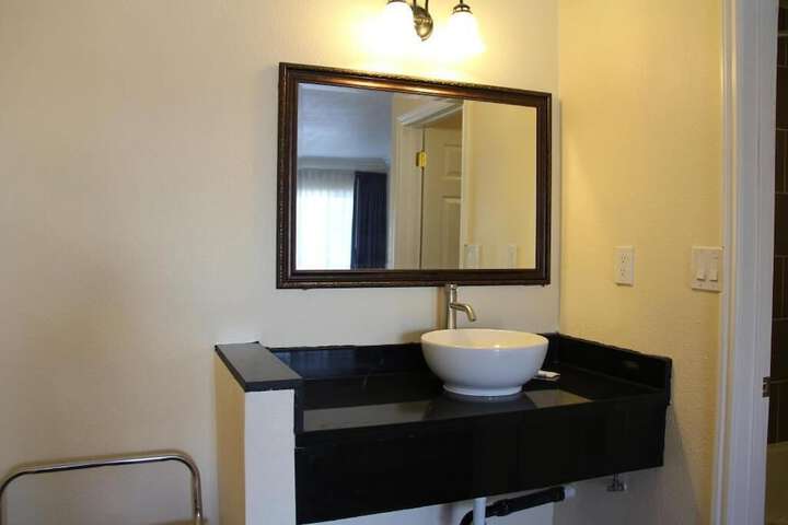 Room 1 of 21
