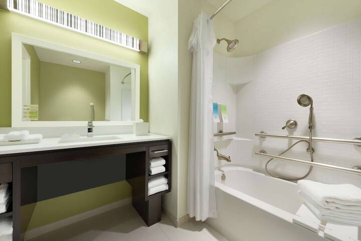 Room 12 of 26