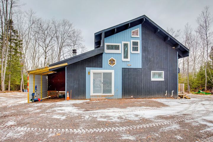 Iron River Retreat w / Sauna: Walk to Ski Brule!