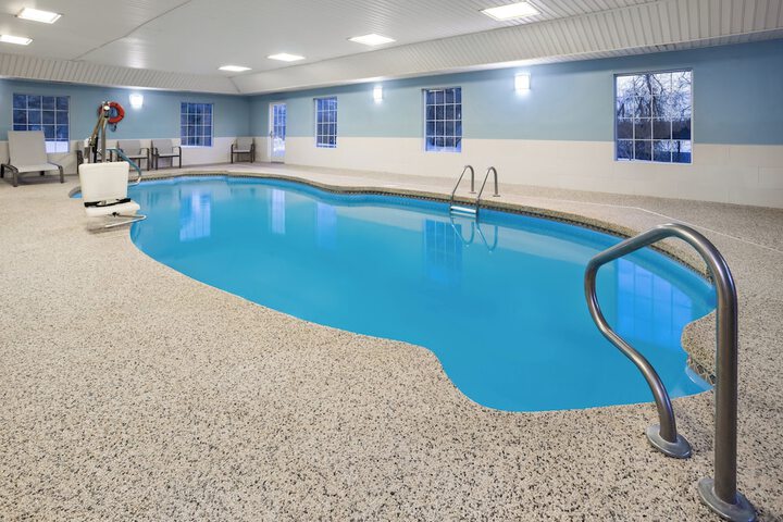 Pool 10 of 65