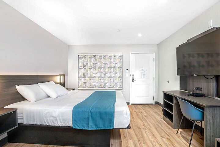 Studio 6 Suites – Stockton CA – Waterfront