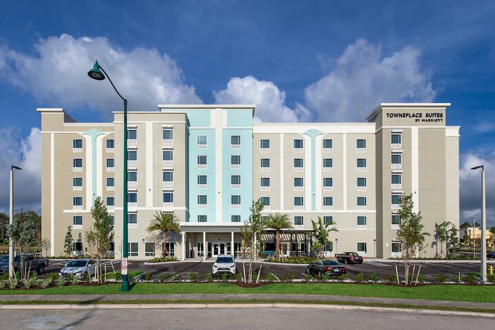 Hotel 2 of 32
