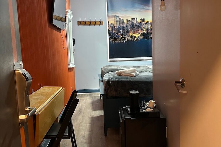 Room 7 of 31