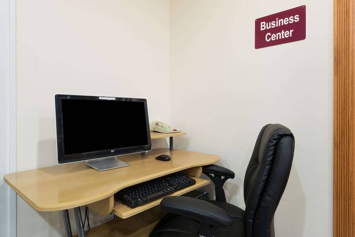 Business Center 15 of 16