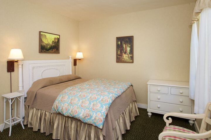 Wawona Hotel