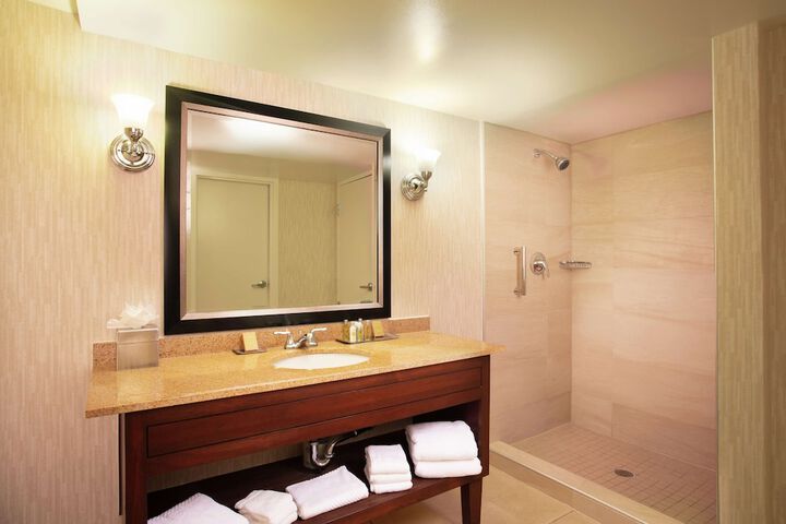 Room 33 of 53