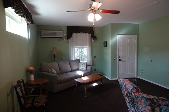 Room 4 of 14