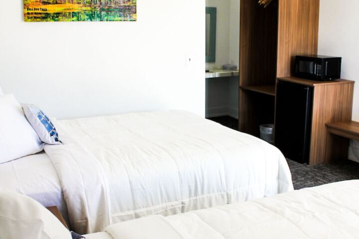Blue Sage Inn & Suites