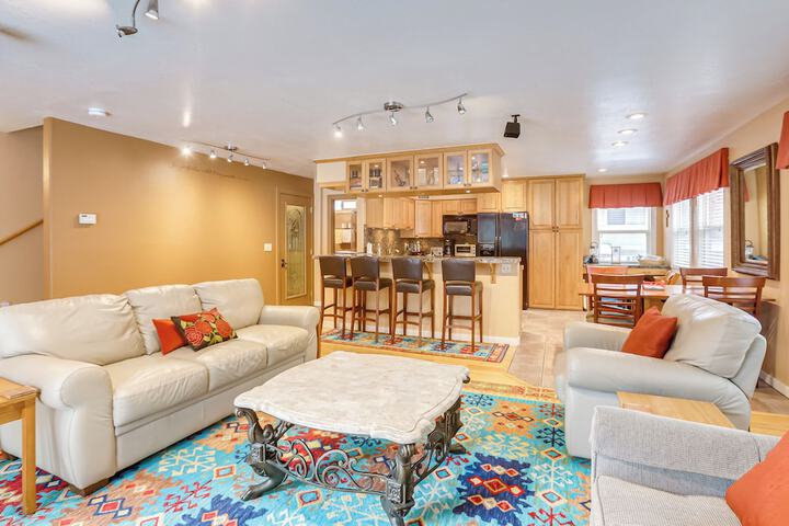 3 Mi to Skiing! Incline Village Retreat w / Sauna