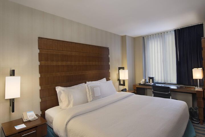 Room 9 of 12