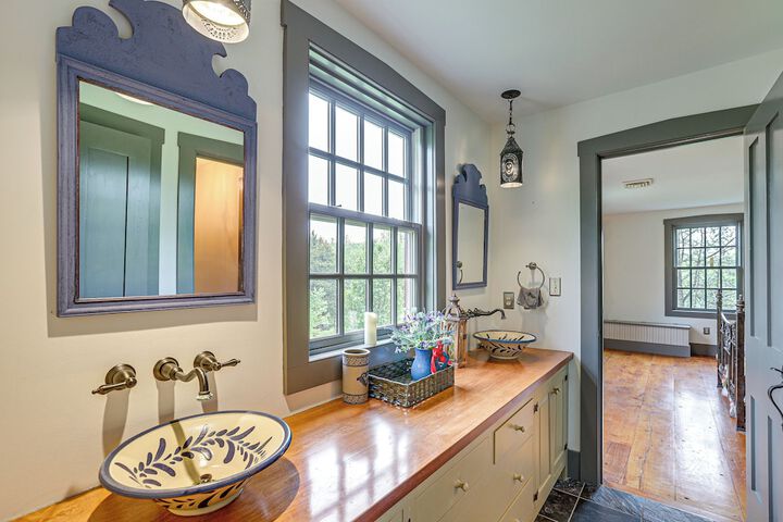 Spacious & Historic Cabin in New Haven w / Pond!