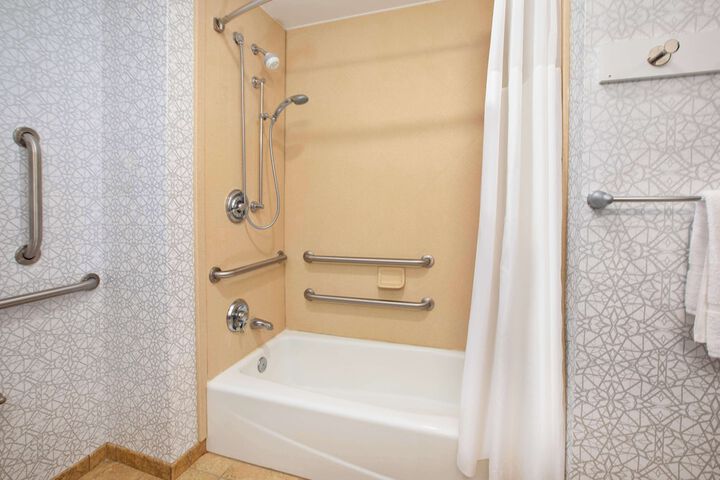 Hampton Inn Clinton IA