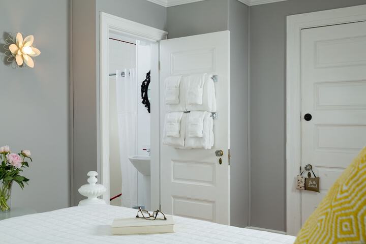 Room 15 of 38