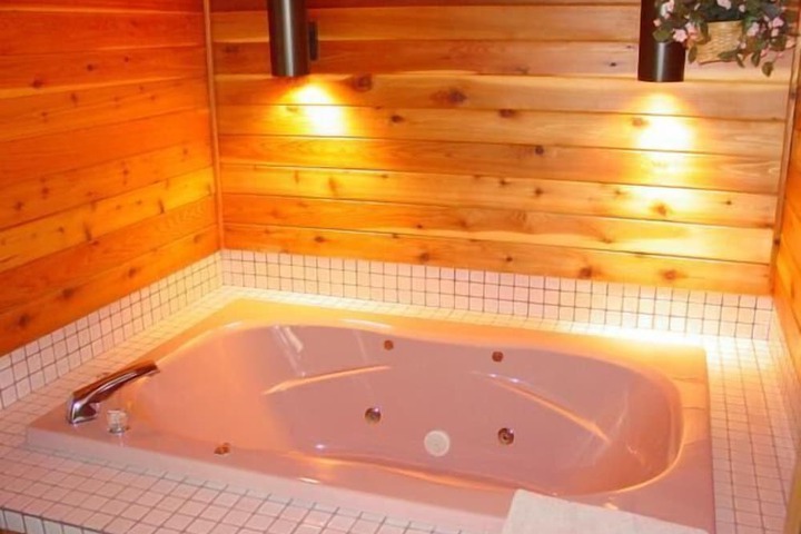 Hot Tub 84 of 95