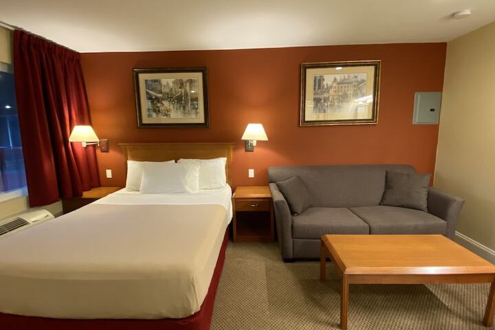 Sahara Courtyard Inn