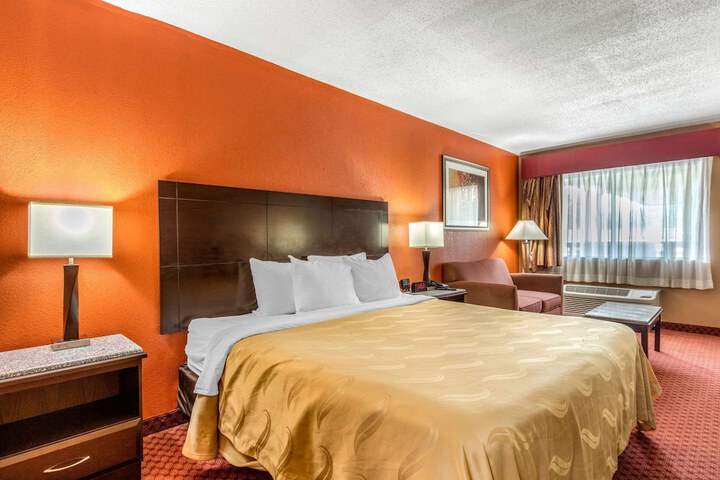 Room 8 of 43