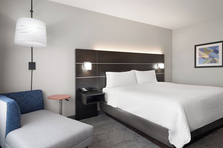Holiday Inn Express and Suites West Memphis by IHG
