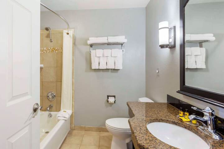 Best Western Plus Weston Inn