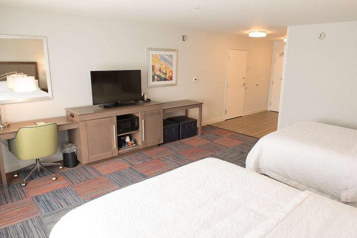 Hampton Inn & Suites Bay City
