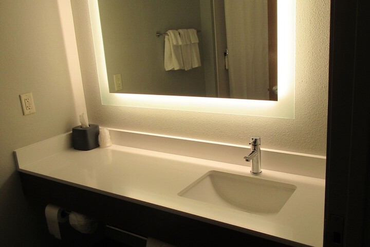 Room 52 of 77