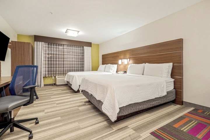 Room 111 of 348