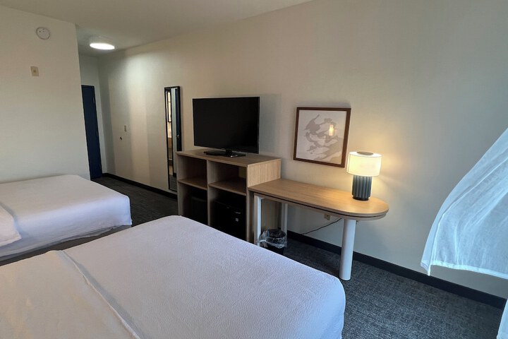 Room 36 of 41