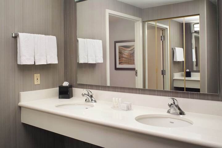 Courtyard by Marriott Cincinnati-Covington