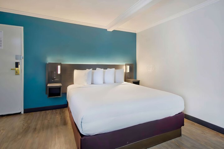 Room 40 of 76