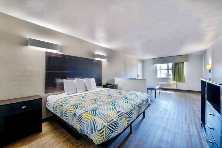 Room 16 of 26