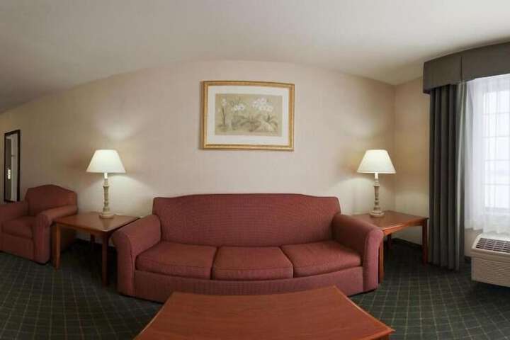 Room 10 of 36