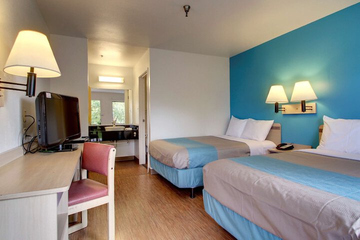 Room 21 of 38