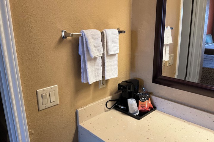 Executive Inn & Suites