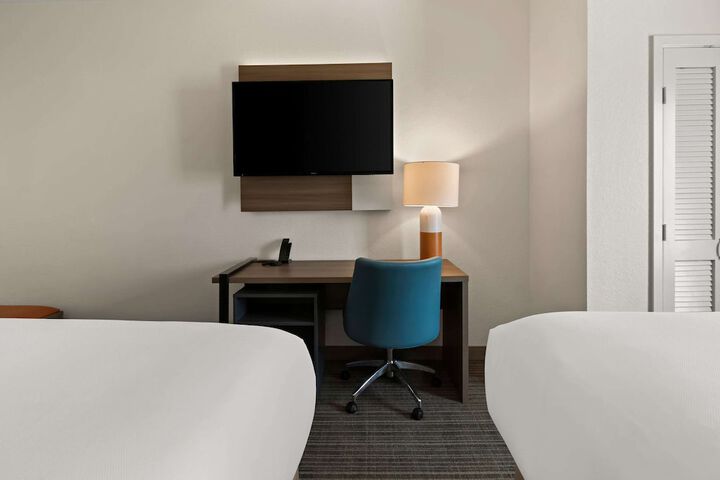 Room 21 of 38