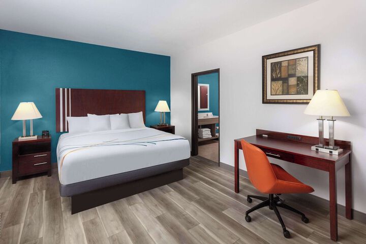 Room 13 of 40